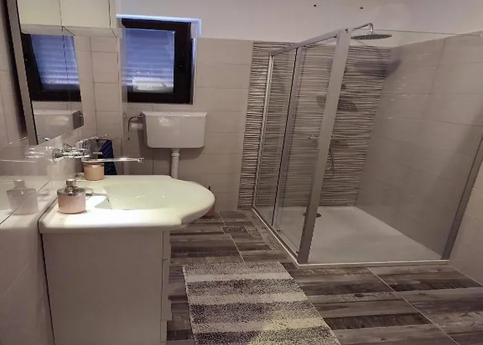 Appartement In Dinji Ka By The *
