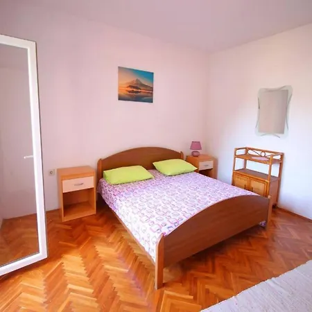 Dubravica - Two Bedroom With A Sea View Dinjiska