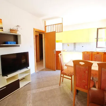 Apartment Dubravica - Two Bedroom With A Sea View Dinjiska