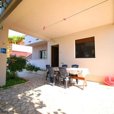 Dubravica - Two Bedroom With A Sea View