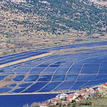 Apartmán In Dinji Ka By The