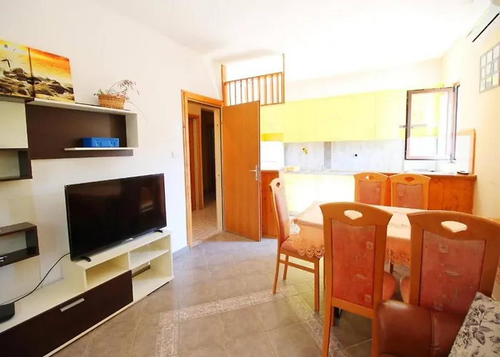 Lägenhet In Dinji Ka By The Dinjiška